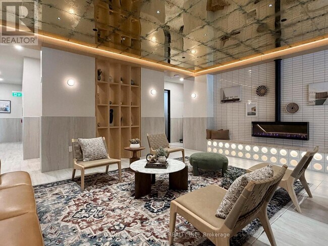 1660 Bloor St W in Toronto, ON - Building Photo - Building Photo