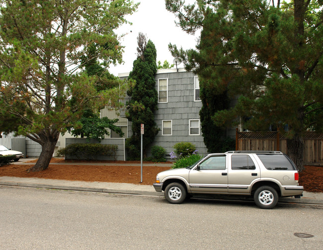 901 Civic Center Dr in Rohnert Park, CA - Building Photo - Building Photo