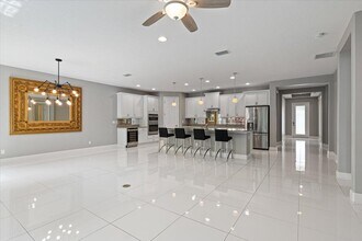 10017 SW Oak Tree Cir in Port St. Lucie, FL - Building Photo - Building Photo