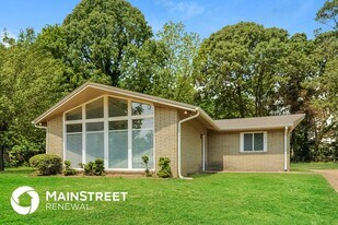 1800 Beechwood Blvd NW in Gainesville, GA - Building Photo