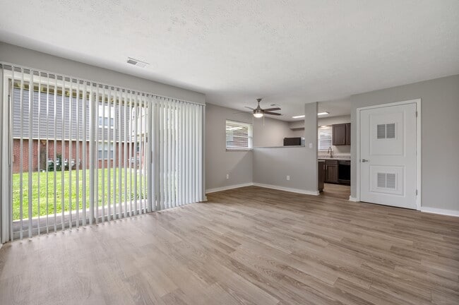 The Life at Lexington in Lexington, KY - Foto de edificio - Building Photo