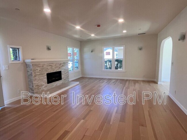 818 Nason St in Santa Rosa, CA - Building Photo - Building Photo