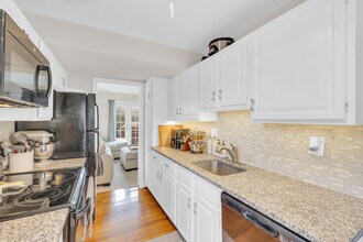 4800 Bradley Blvd, Unit 198 in Bethesda, MD - Building Photo - Building Photo