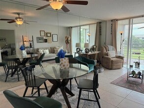 9230 Lagoon Pl, Unit 408 in Davie, FL - Building Photo - Building Photo