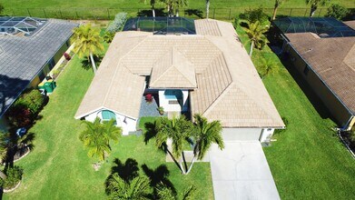 269 Sawgrass Ct in Naples, FL - Building Photo - Building Photo