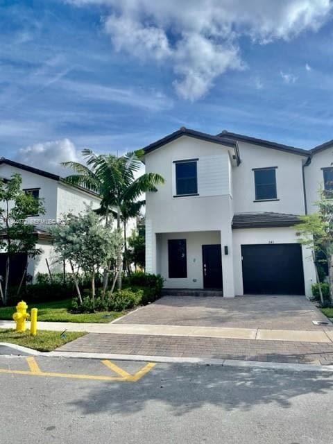 241 SW 159th Ct in Pembroke Pines, FL - Building Photo - Building Photo