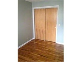 Dundee Place Apartments in Omaha, NE - Building Photo