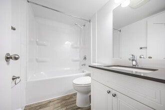 Smitten Place in Edmonton, AB - Building Photo - Building Photo