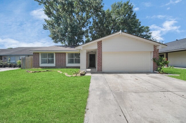 property at 10171 NW Park Dr
