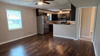 40 Edgehill Dr in Jackson, TN - Building Photo - Building Photo