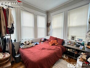 8 Donnybrook Rd, Unit 1 in Boston, MA - Foto de edificio - Building Photo