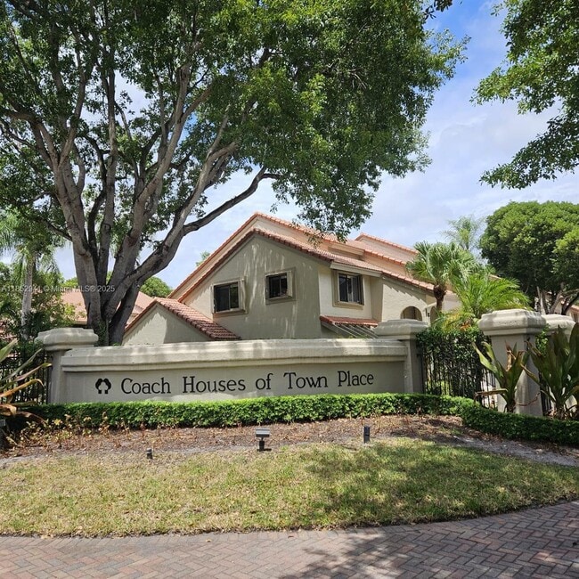 property at 5621 Coach House Cir