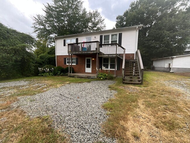 1006 W Barton St in Greensboro, NC - Building Photo - Building Photo