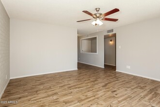 3251 E Hillery Dr in Phoenix, AZ - Building Photo - Building Photo