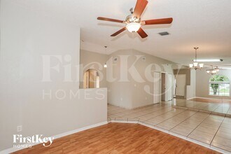 15565 SW 138th Ave in Miami, FL - Foto de edificio - Building Photo