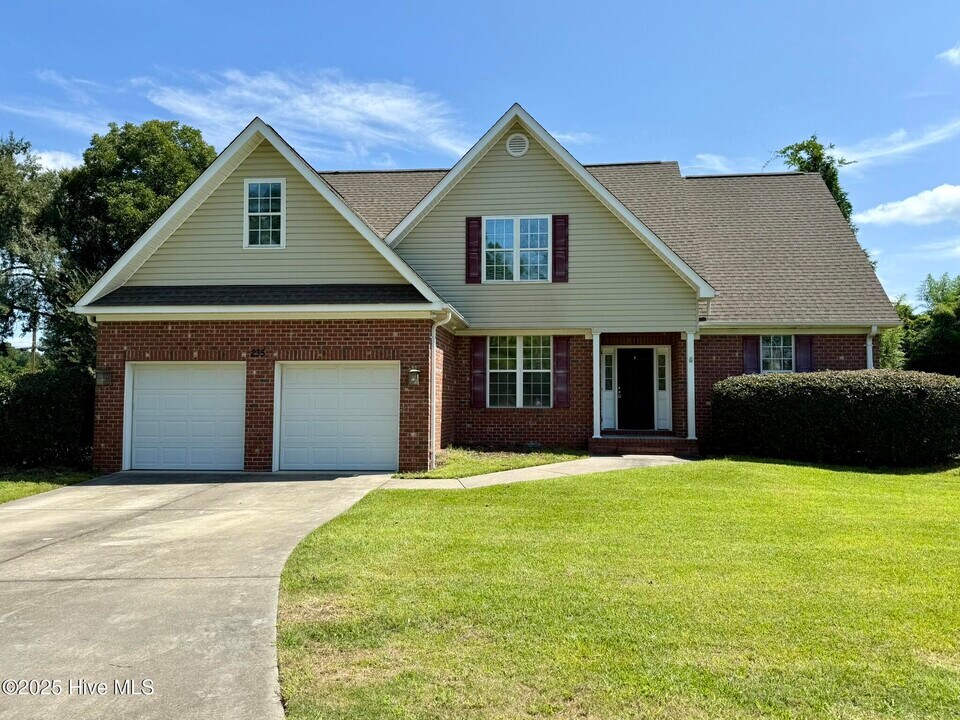 235 Kelly Rd in Pinehurst, NC - Building Photo