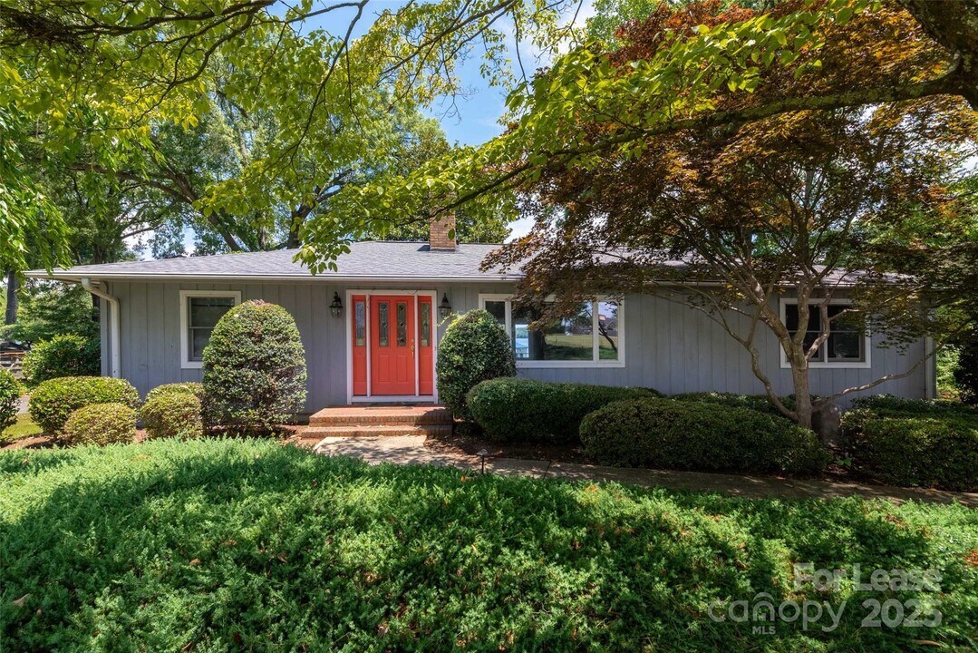 5006 Kiser Island Rd in Terrell, NC - Building Photo