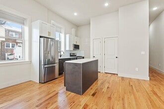 150 West Side Ave in Jersey City, NJ - Building Photo - Building Photo