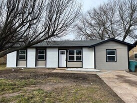 2222 Duchess Dr in Sherman, TX - Building Photo