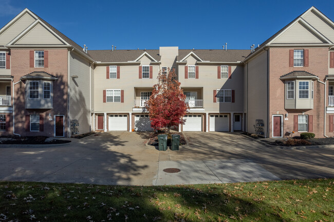 Sturbridge Crossings in Broadview Heights, OH - Foto de edificio - Building Photo