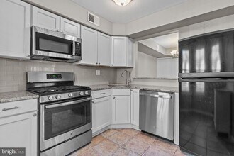 105 Hopkins Ct in Holland, PA - Building Photo - Building Photo