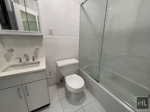 EAST 46 STREET in New York, NY - Building Photo - Building Photo