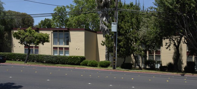 Sun Ridge Apartments in Concord, CA - Foto de edificio - Building Photo