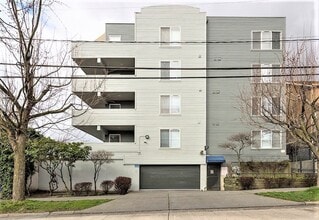 Plaza 45 in Seattle, WA - Building Photo - Interior Photo