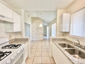 13753 Sablecrest Dr in Houston, TX - Building Photo - Building Photo