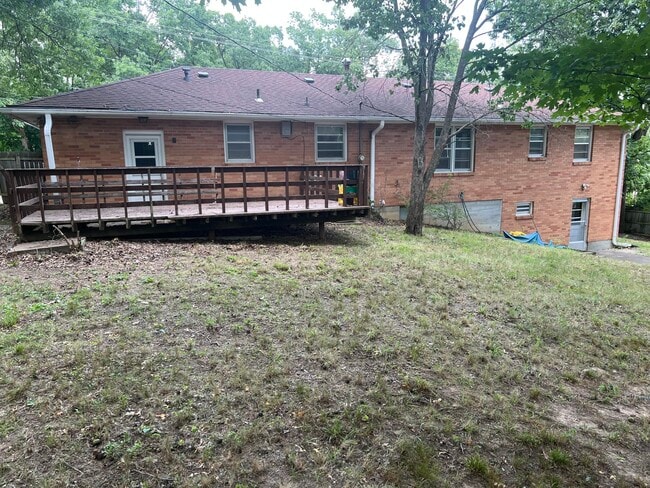 2010 W Rollins Rd in Columbia, MO - Building Photo - Building Photo