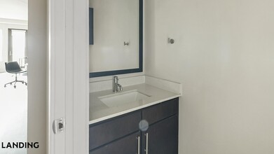 825 Usener St, Unit 748 in Houston, TX - Building Photo - Building Photo