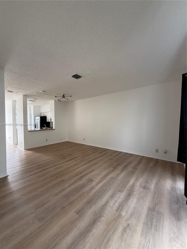 835 NE 212th Terrace in Miami, FL - Building Photo - Building Photo