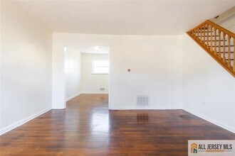 234 Inza St in Highland Park, NJ - Building Photo - Building Photo