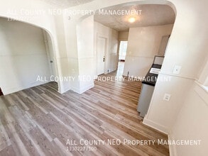 859 Brown St in Akron, OH - Building Photo - Building Photo