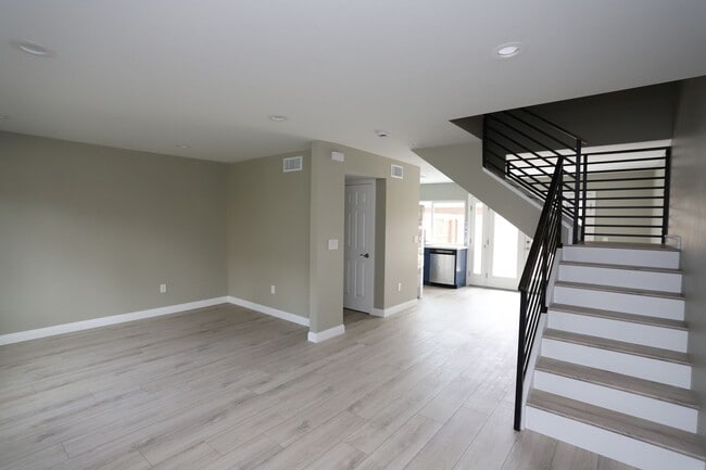 1409 N Roundtree Ln in Anaheim, CA - Building Photo - Building Photo