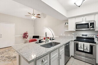 8004 N 32nd Dr in Phoenix, AZ - Building Photo - Building Photo