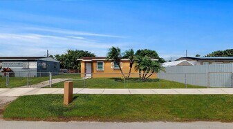 830 NW 3rd St in Homestead, FL - Building Photo