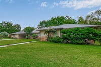 111 Long Dr Ct in Richmond, TX - Foto de edificio - Building Photo