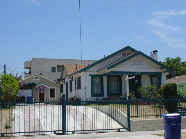 856-860 N Madison Ave in Los Angeles, CA - Foto de edificio - Building Photo