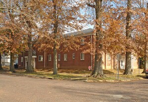 902 11th Ave in Huntington, WV - Building Photo