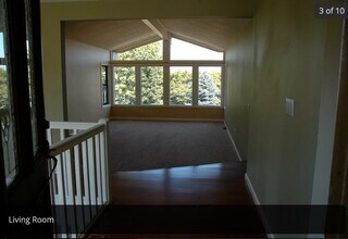 19142 Suncrest Dr in West Linn, OR - Building Photo - Building Photo