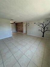 7735 Foxbloom Dr in Port Richey, FL - Building Photo - Building Photo