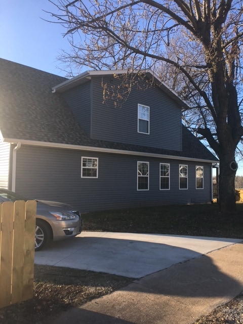 1300 W Walnut St, Unit JA in Springfield, MO - Building Photo - Building Photo