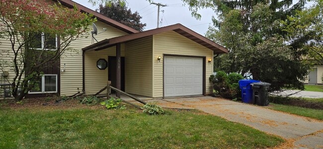 property at 2908 N Mason St