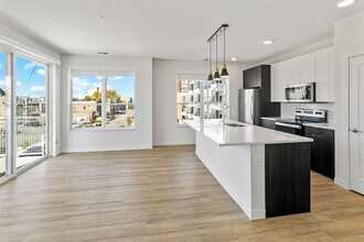 5945 6th Ave in Kenosha, WI - Foto de edificio - Building Photo