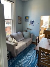 516 Chapel St, Unit #2 in New Haven, CT - Foto de edificio - Building Photo