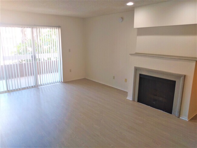 Palms Crest Apartments in Los Angeles, CA - Building Photo - Building Photo