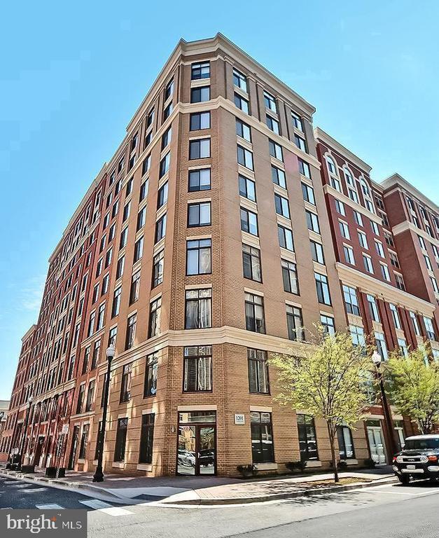 property at 1201 N Garfield St