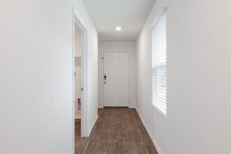 178 Euclid Ln in Uhland, TX - Building Photo - Building Photo