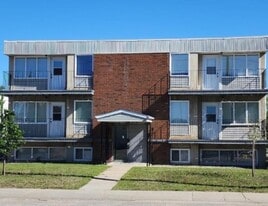 10204-10106 106 Ave. in Grande Prairie, AB - Building Photo